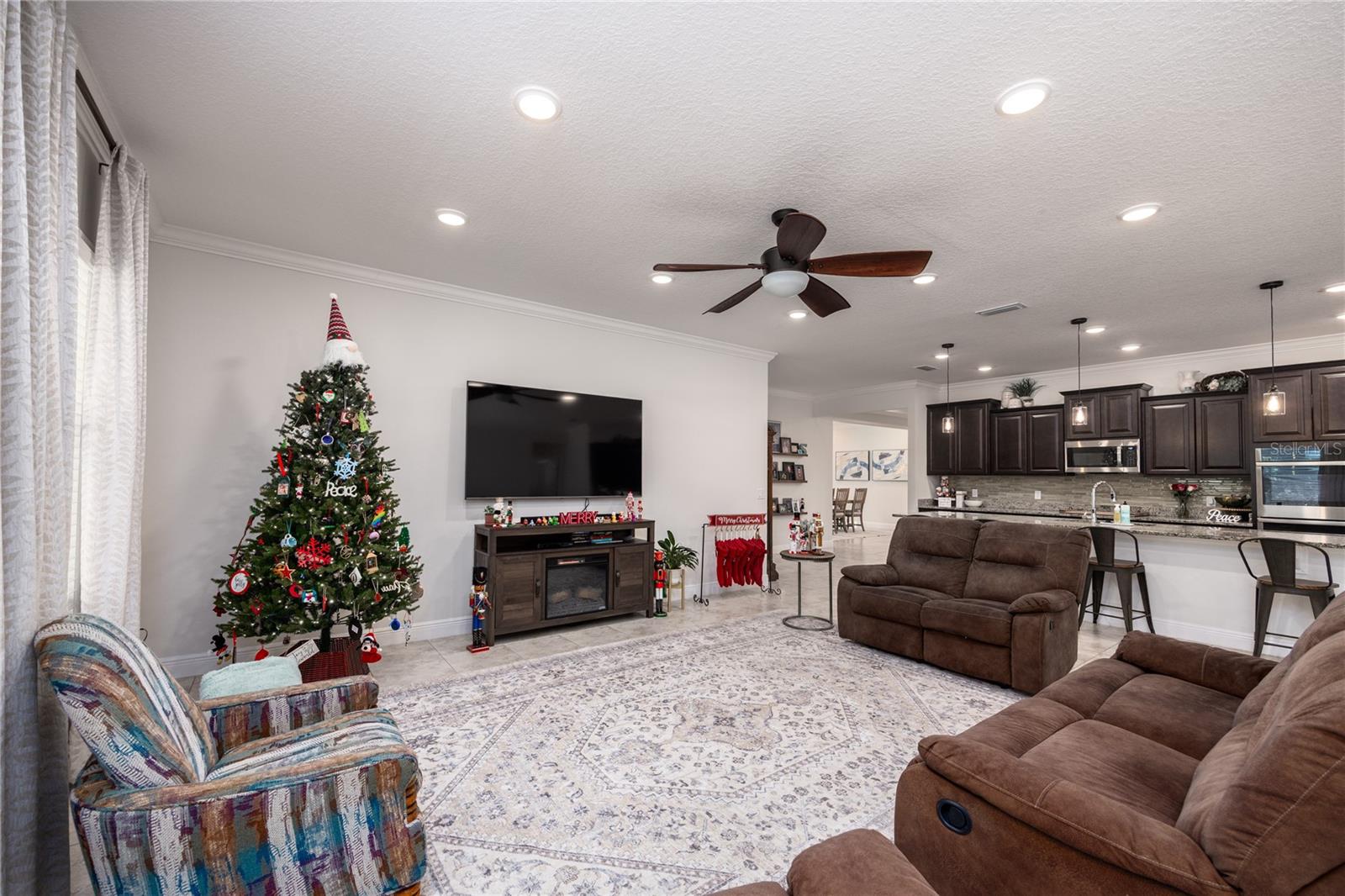 HALF MOON STATION - Residential