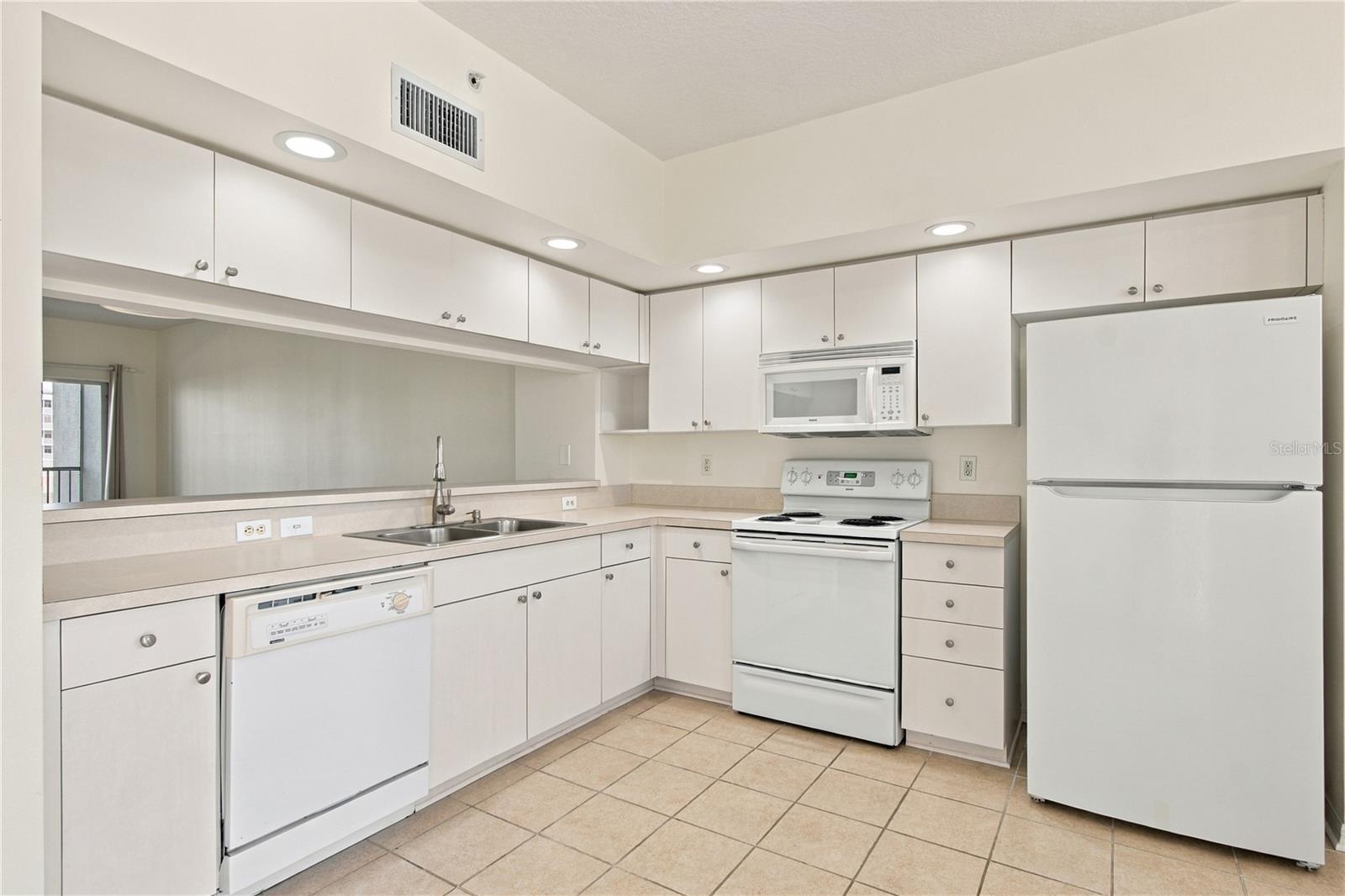 1200 COUNTRY CLUB DRIVE 3202