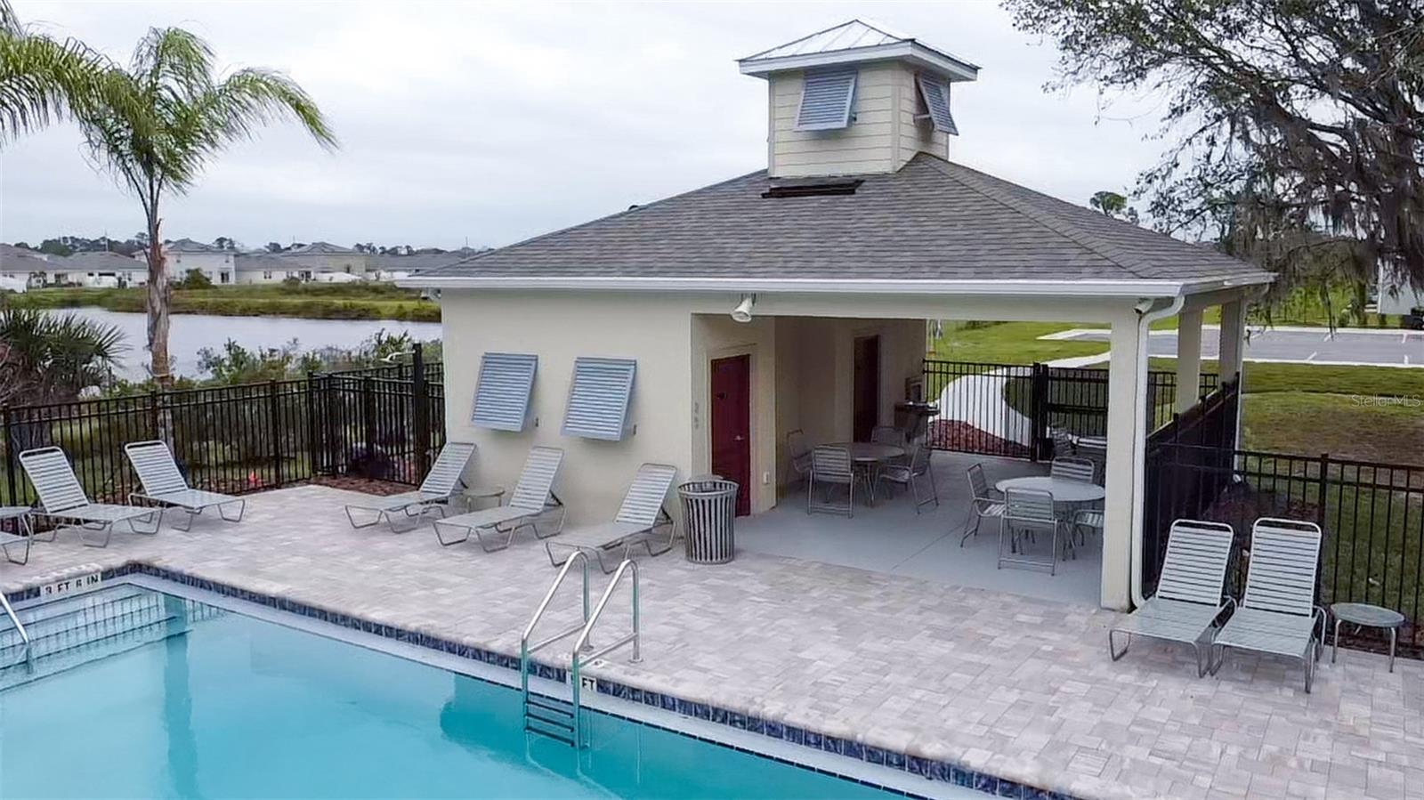 RIVERS EDGE - Residential