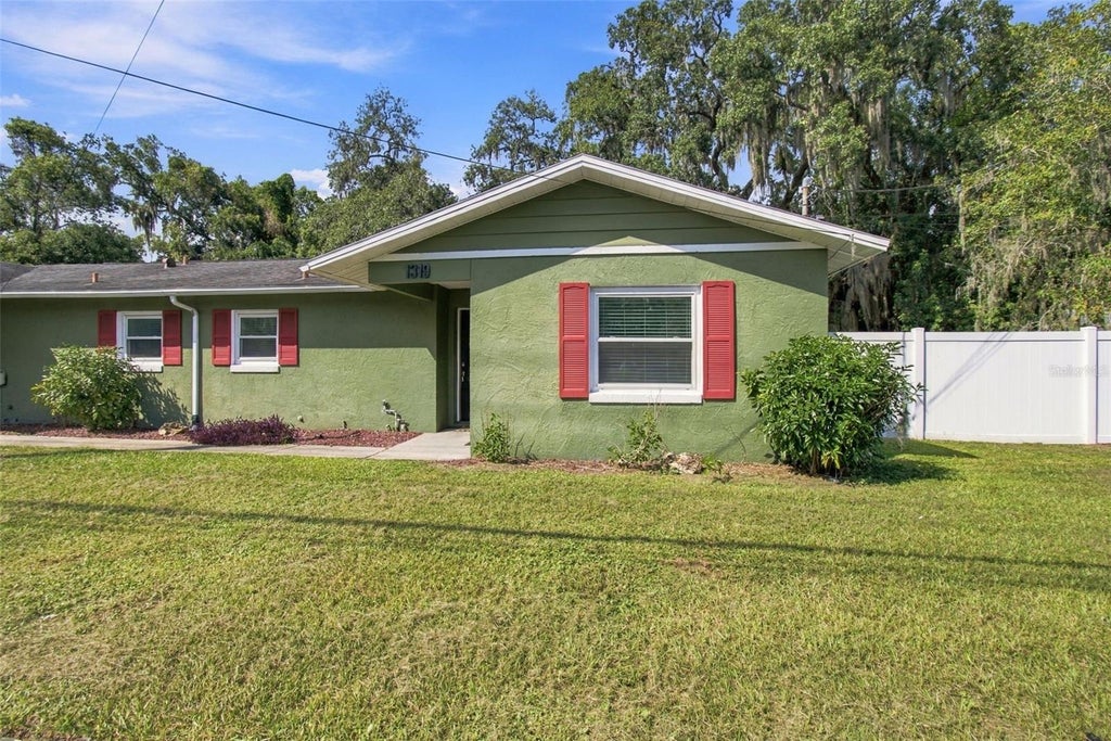Photo of 1319 E South Street, Orlando, FL 32801 (MLS # O6447075)