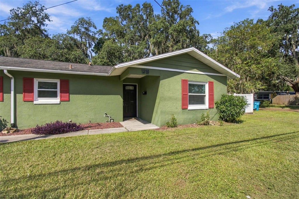 Photo of 1319 E South Street, Orlando, FL 32801 (MLS # O6447075)