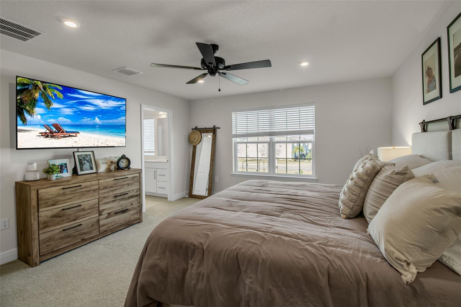 AVALON WOODS - Residential