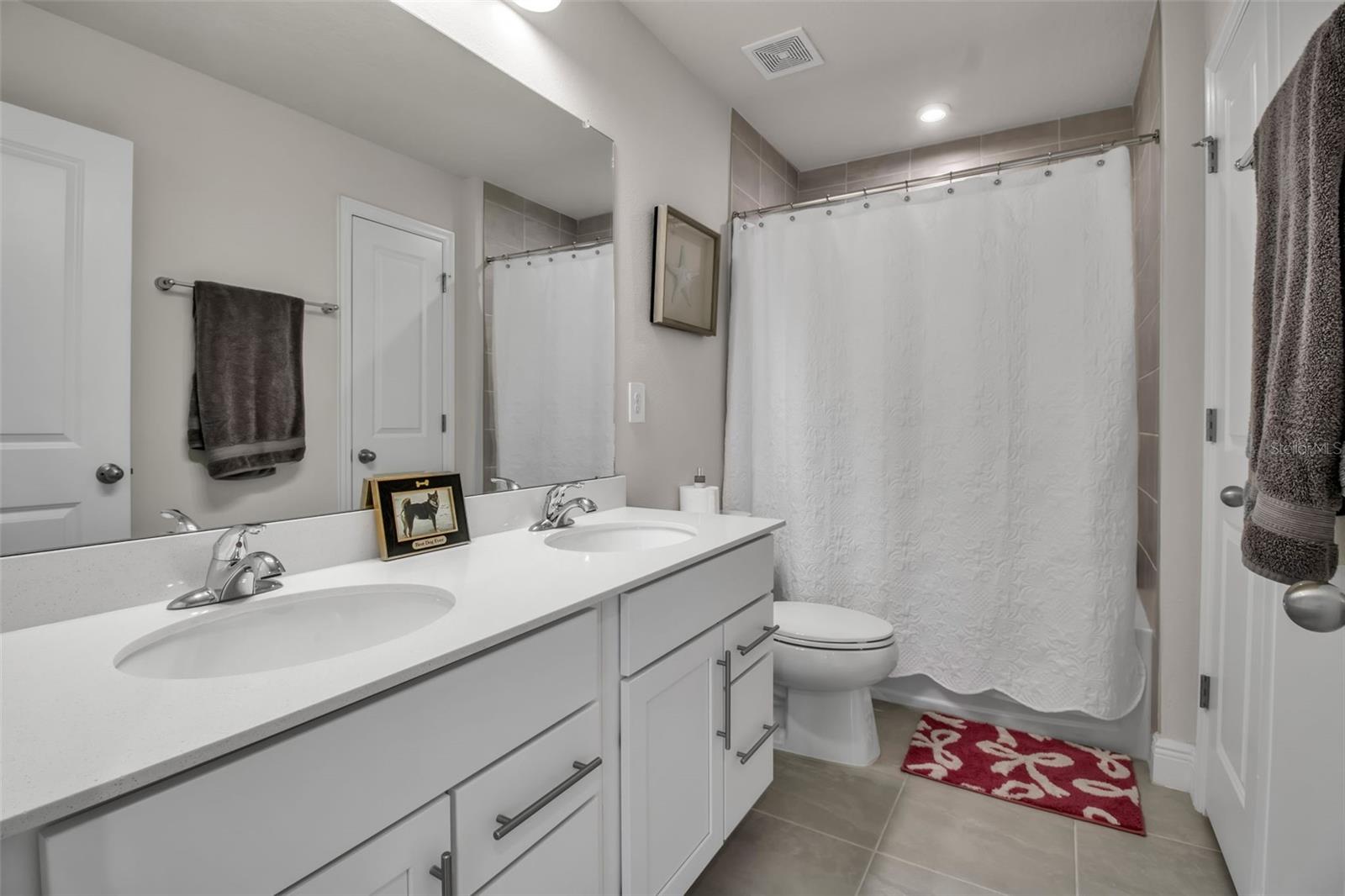 AVALON WOODS - Residential