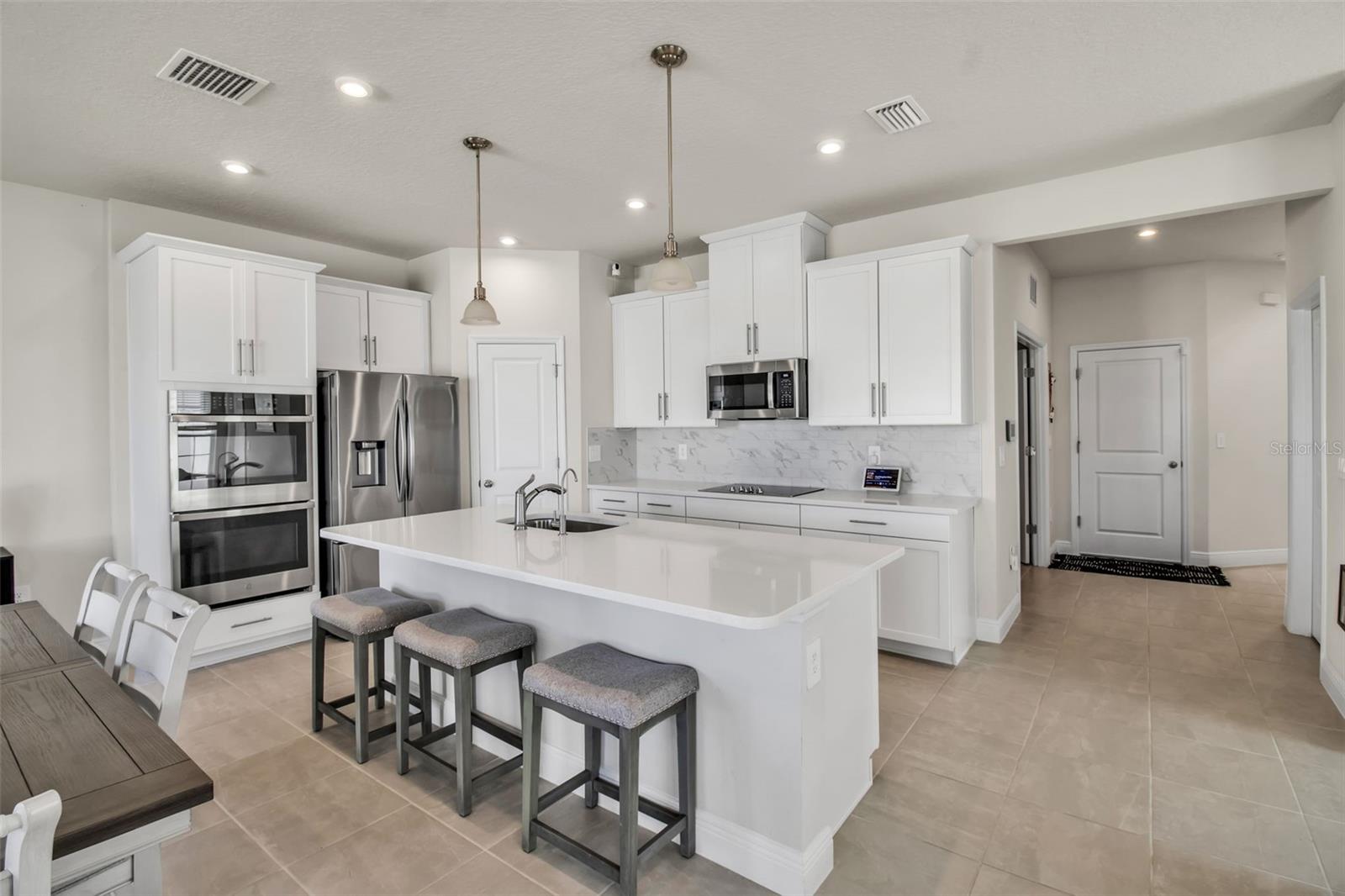 AVALON WOODS - Residential