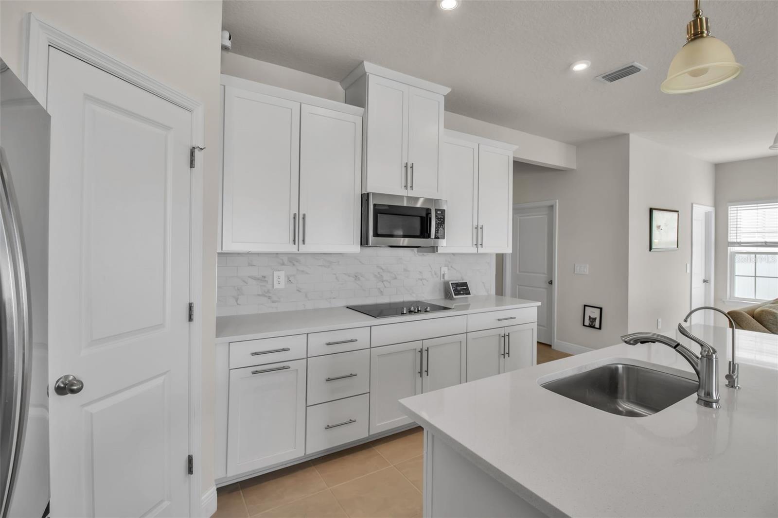 AVALON WOODS - Residential