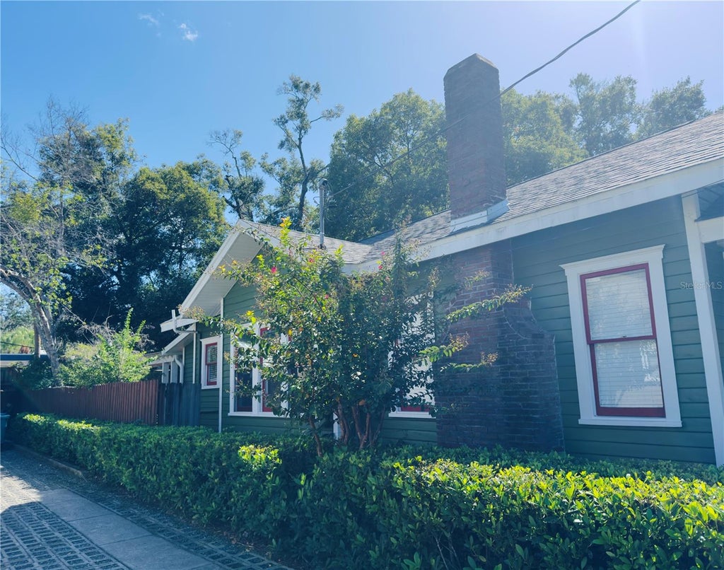 Photo of 209 N Mills Avenue, Orlando, FL 32801 (MLS # O6452672)