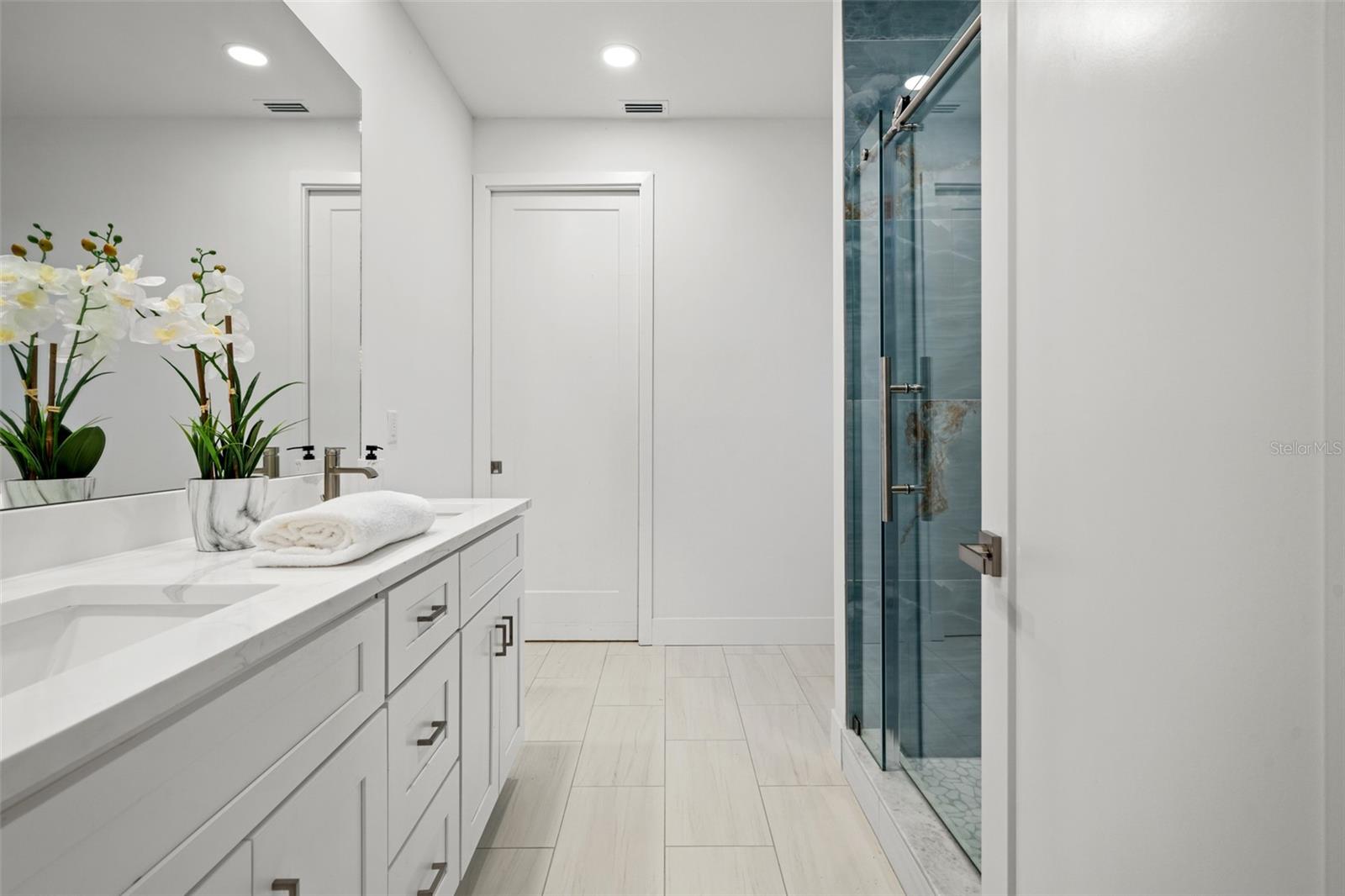 LATITUDES IN THE PARK TWNHMS - Residential