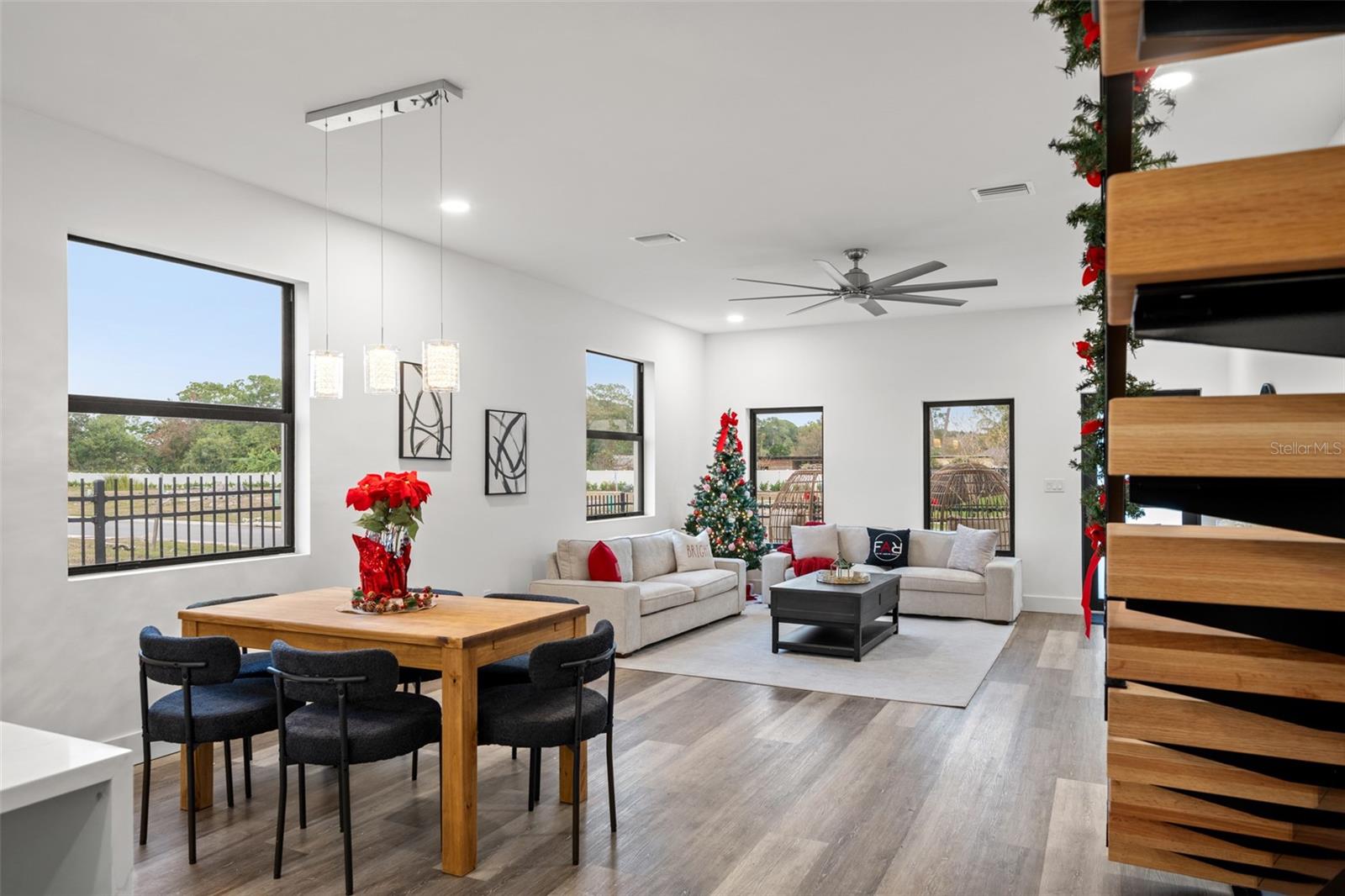 LATITUDES IN THE PARK TWNHMS - Residential