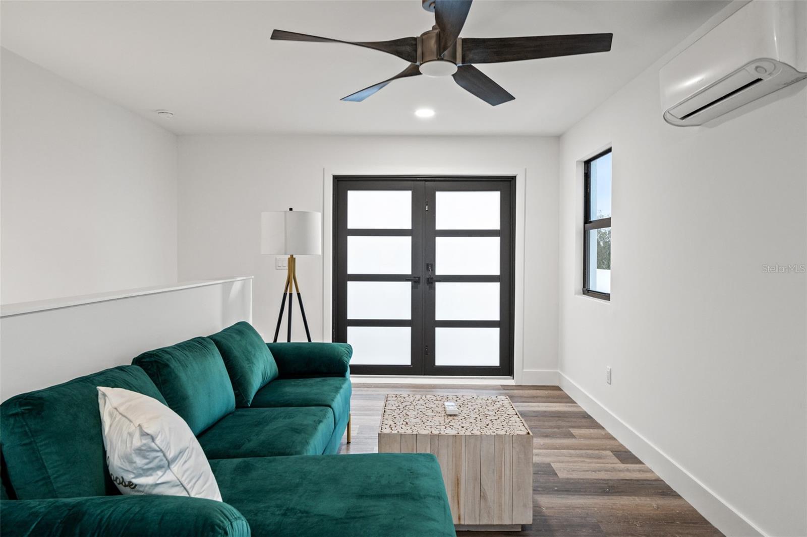 LATITUDES IN THE PARK TWNHMS - Residential