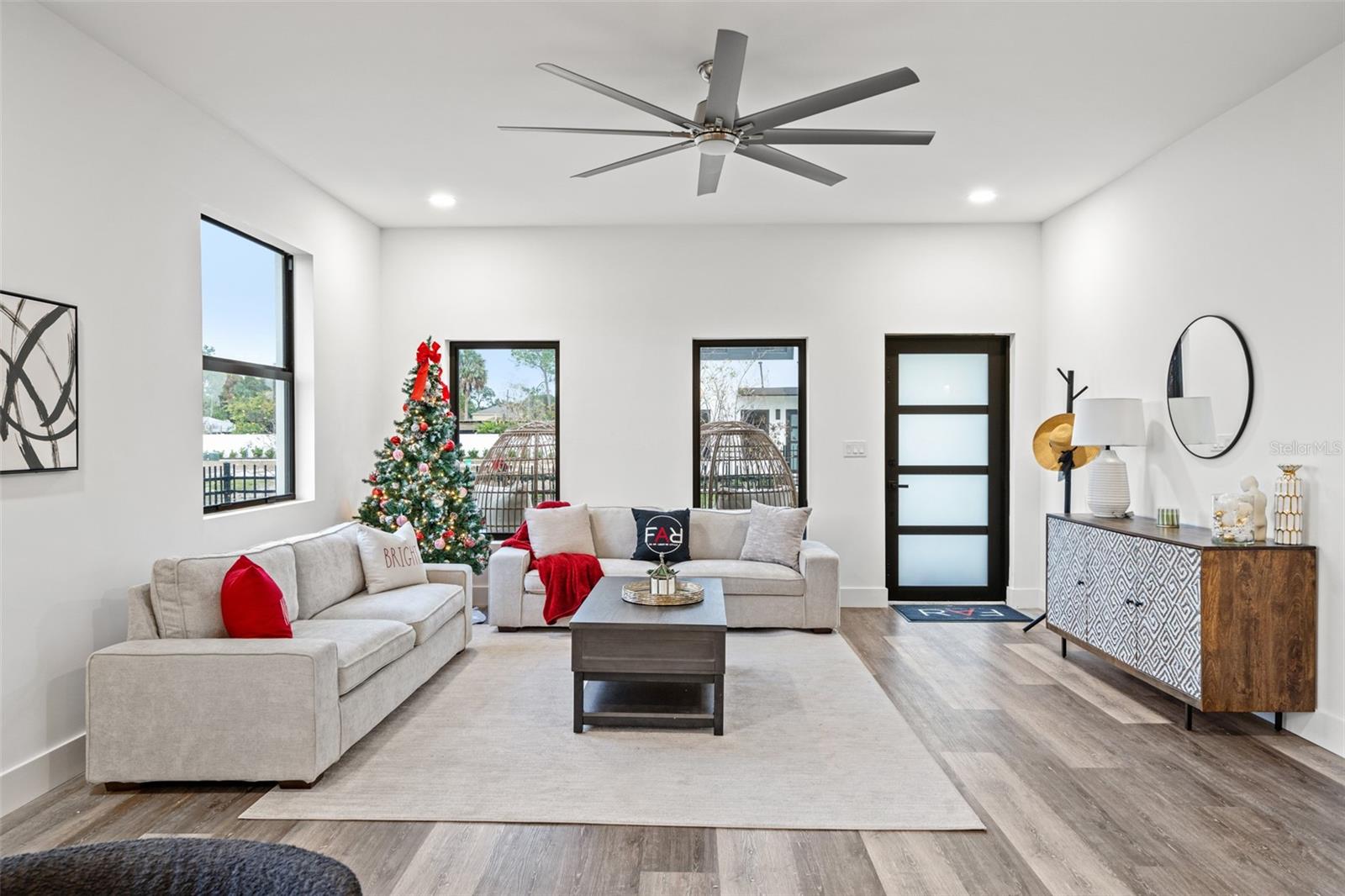 LATITUDES IN THE PARK TWNHMS - Residential