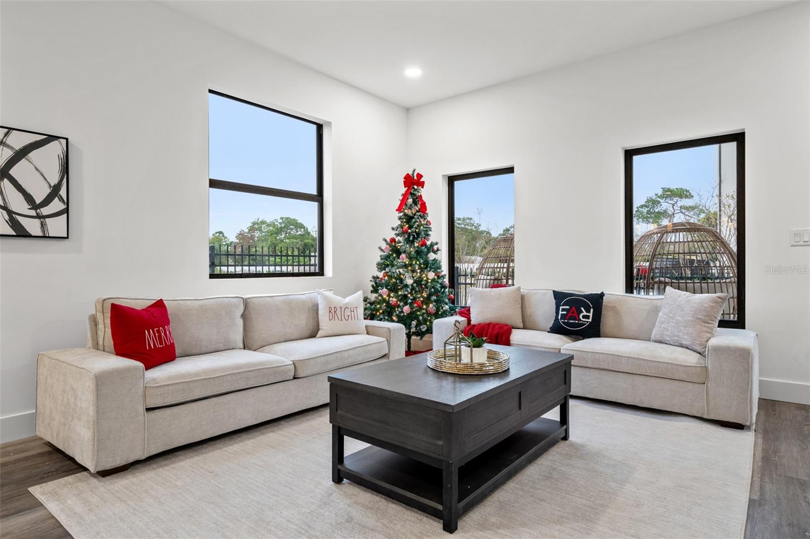 LATITUDES IN THE PARK TWNHMS - Residential