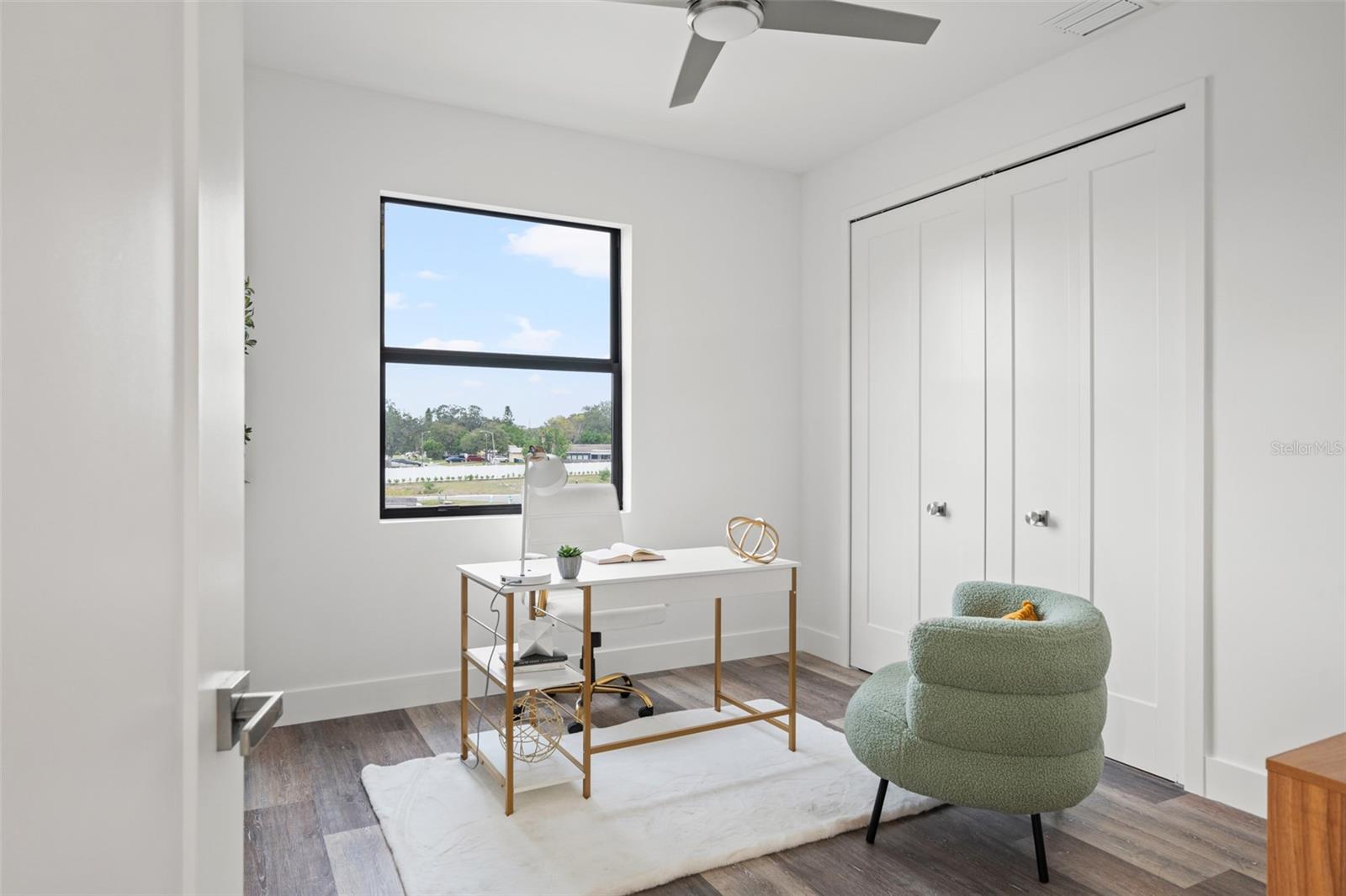 LATITUDES IN THE PARK TWNHMS - Residential