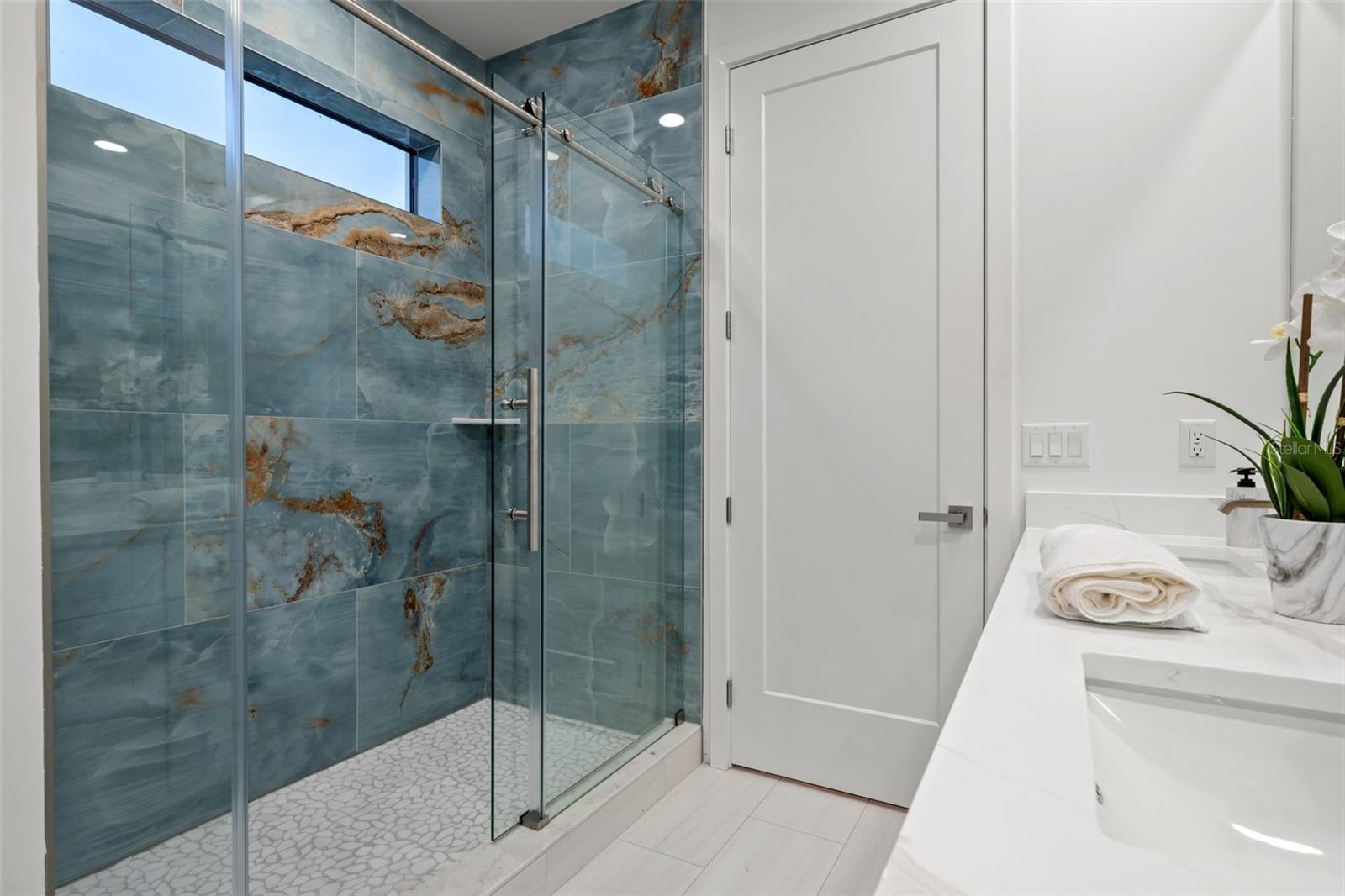 LATITUDES IN THE PARK TWNHMS - Residential