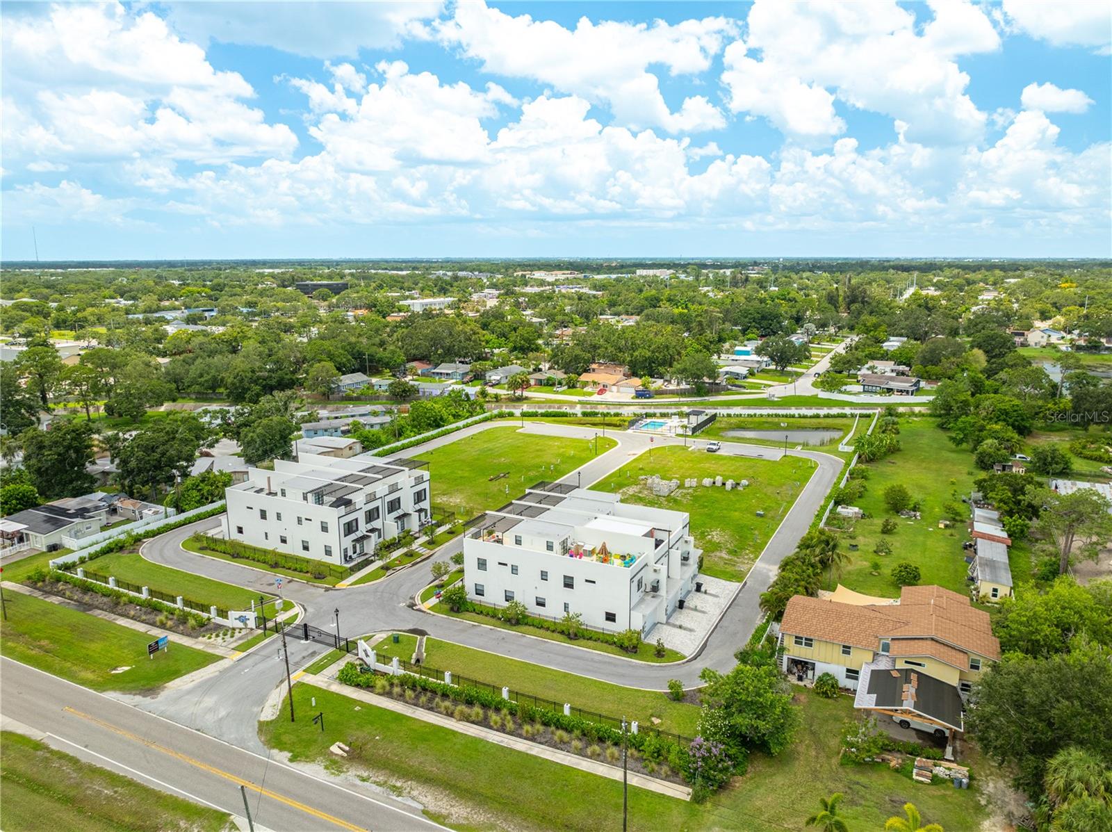 LATITUDES IN THE PARK TWNHMS - Residential