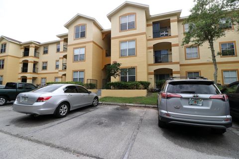 Photo of 5610 Pinnacle Heights Circle #107, Tampa, FL 33624 (MLS # TB8497750)