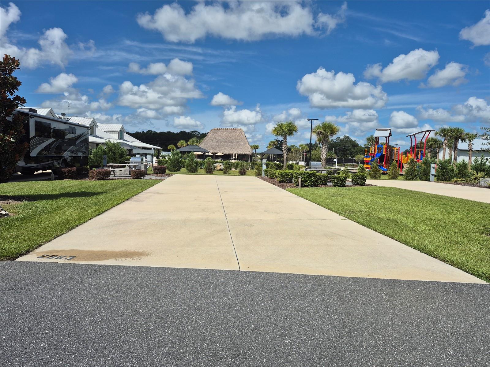 CHAMPIONS RUN OCALA LUXURY RV RESORT - Land