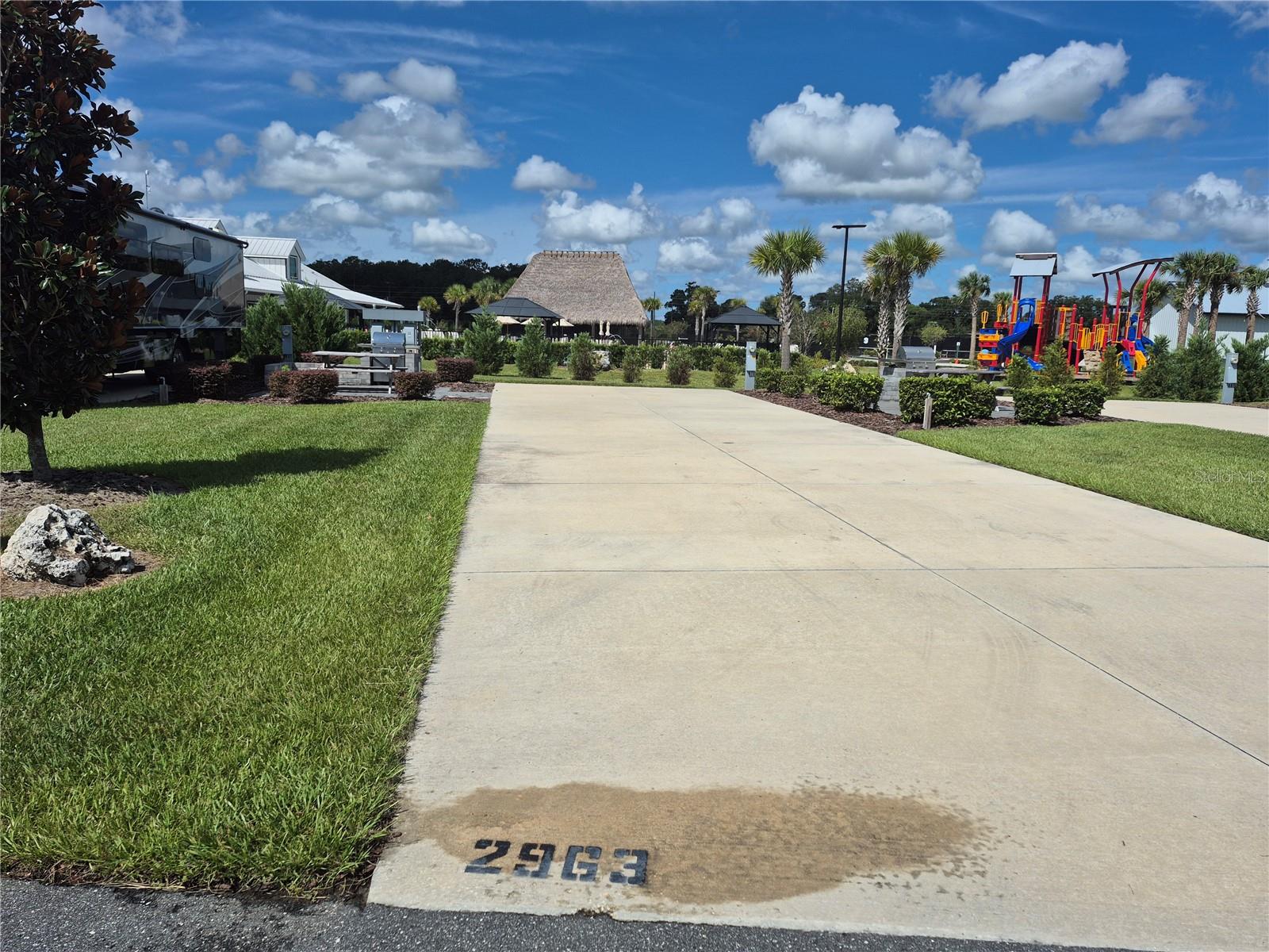 CHAMPIONS RUN OCALA LUXURY RV RESORT - Land