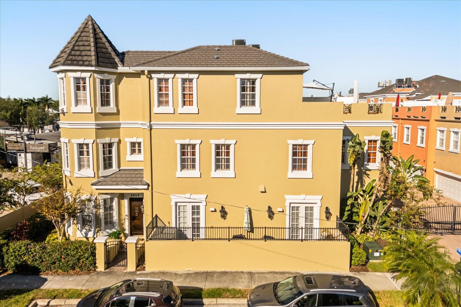 VICTORIA PARK SOHO TWNHMS - Residential