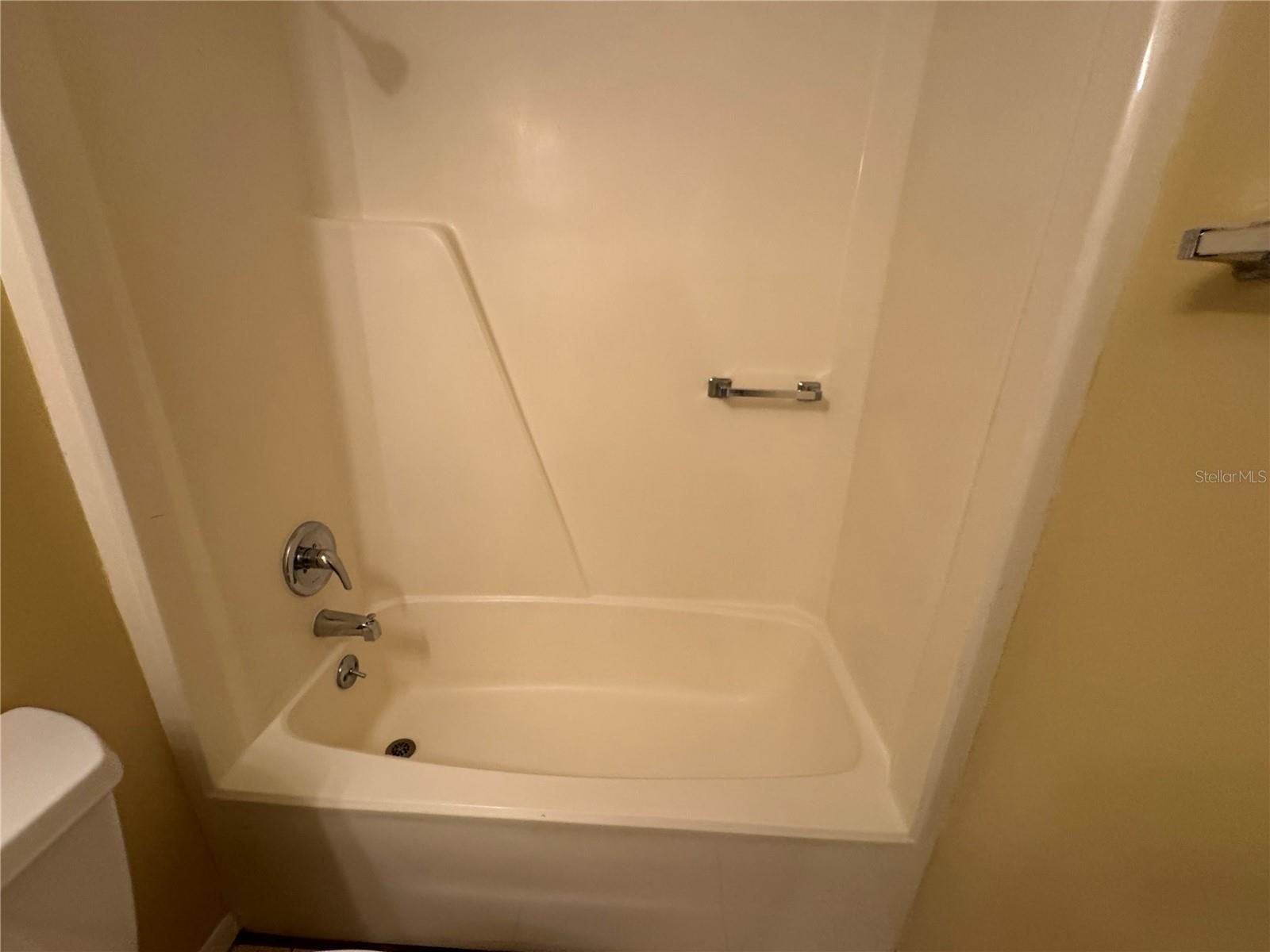 CANTERBURY AT THE CROSSINGS - Residential Lease