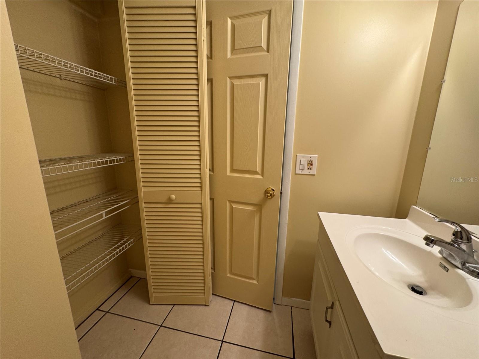 CANTERBURY AT THE CROSSINGS - Residential Lease