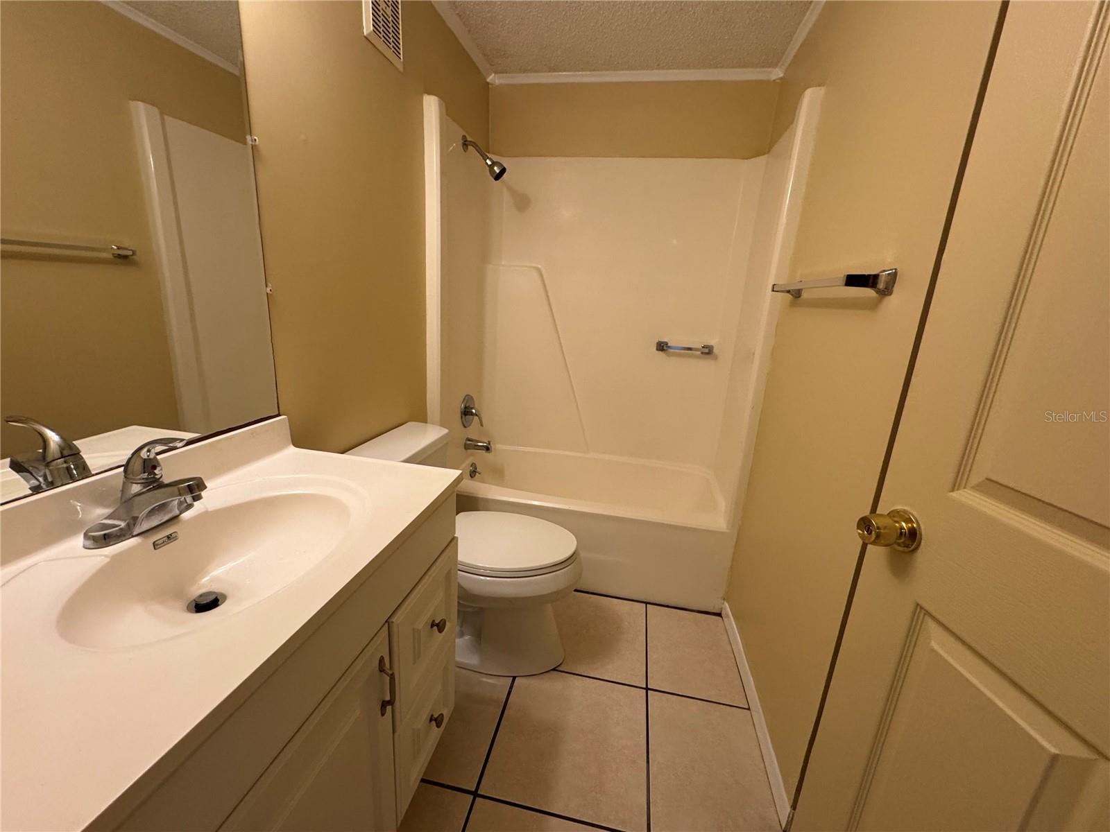 CANTERBURY AT THE CROSSINGS - Residential Lease