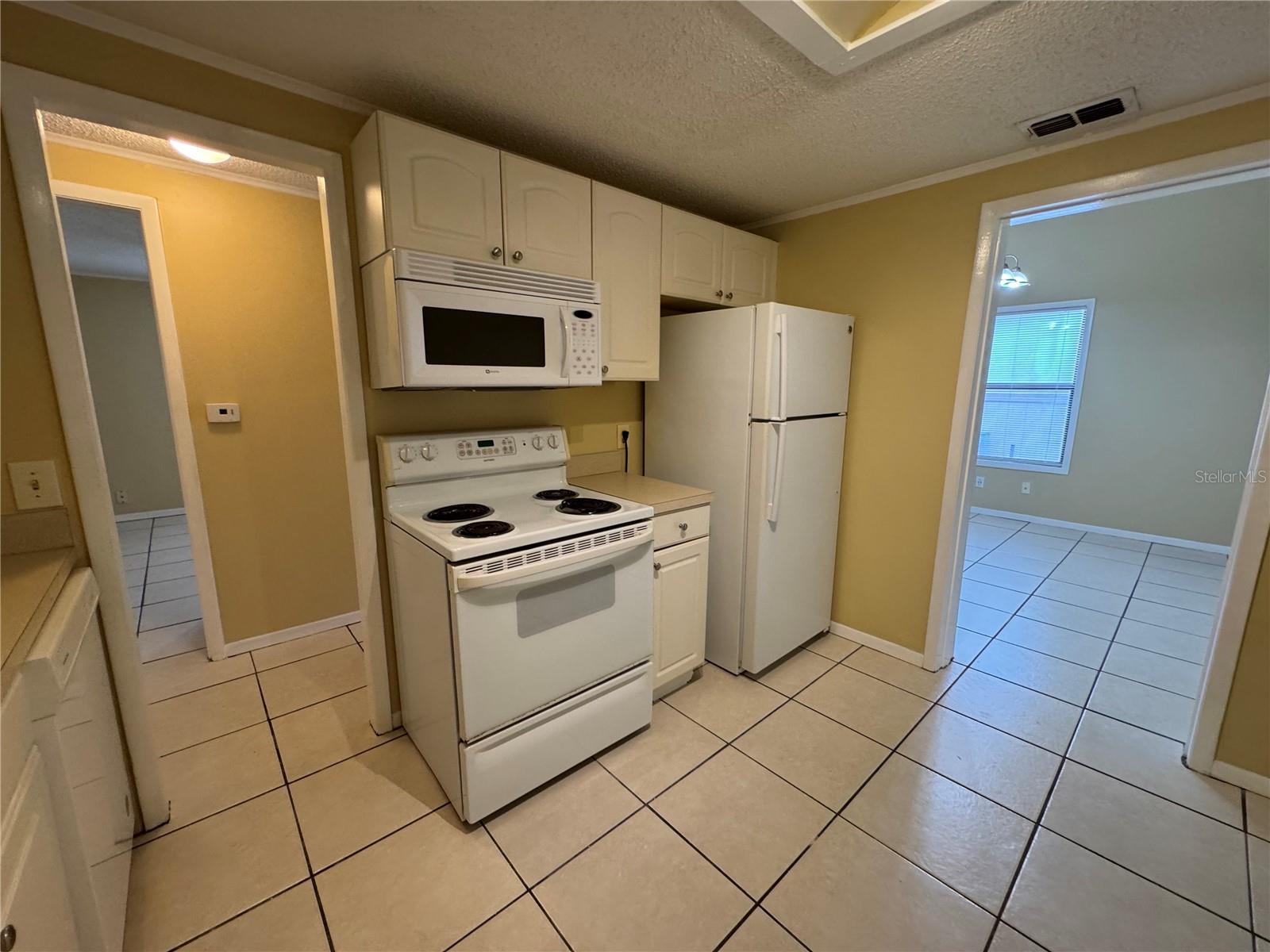 CANTERBURY AT THE CROSSINGS - Residential Lease