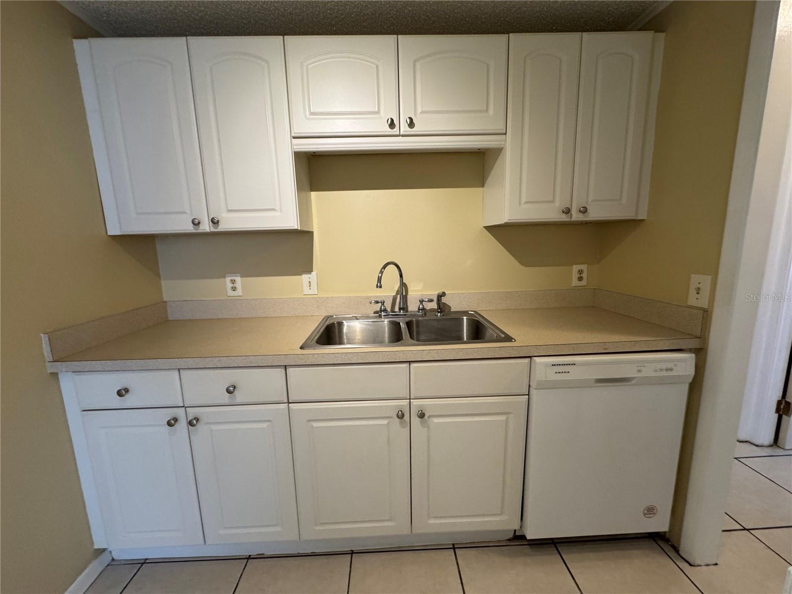 CANTERBURY AT THE CROSSINGS - Residential Lease