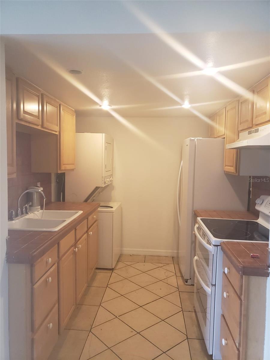 Photo of 865 Sky Lake Circle #C, Orlando, FL 32809 (MLS # S5158343)