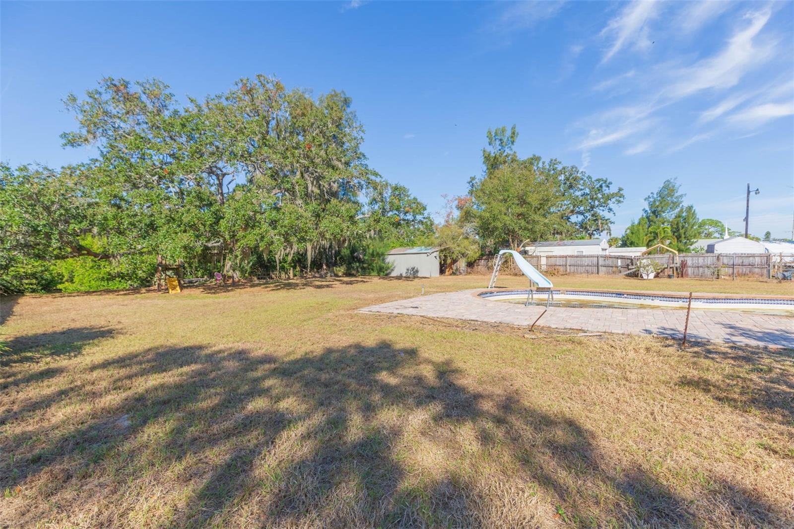 PELICAN POINT - Residential