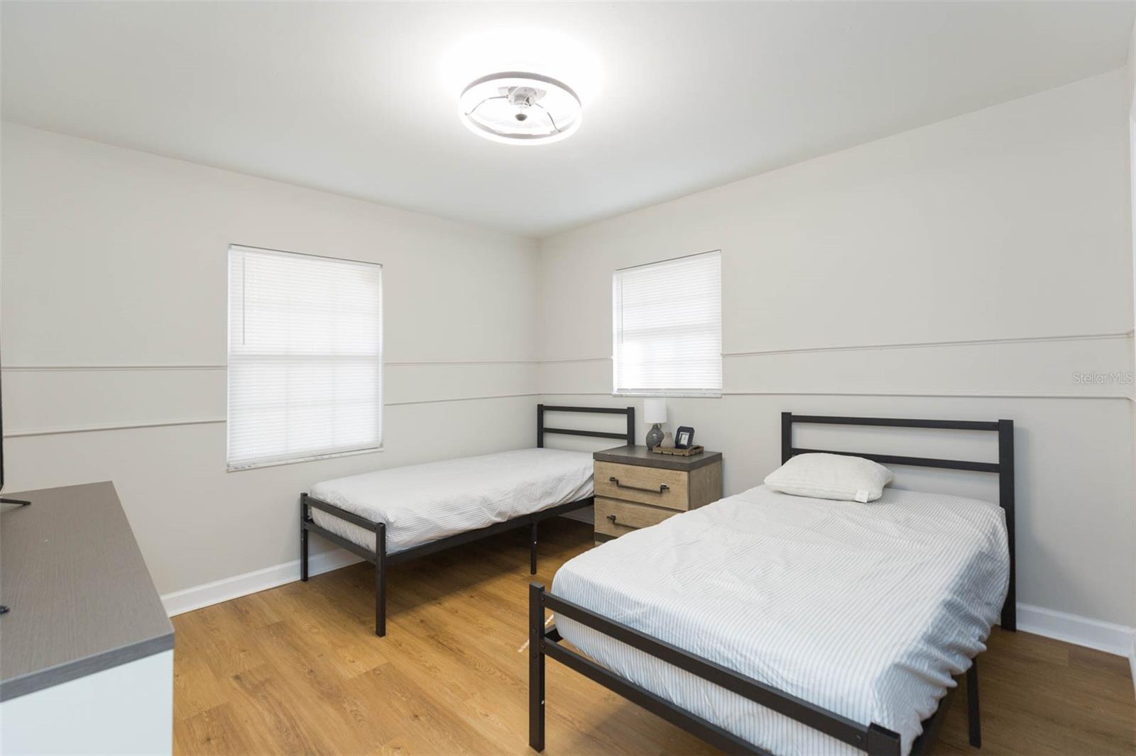 PELICAN POINT - Residential