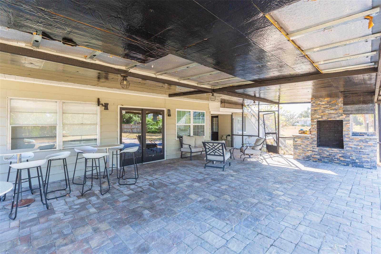 PELICAN POINT - Residential