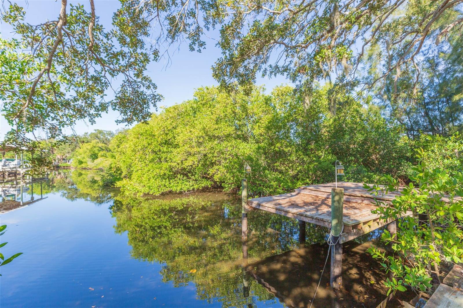 PELICAN POINT - Residential