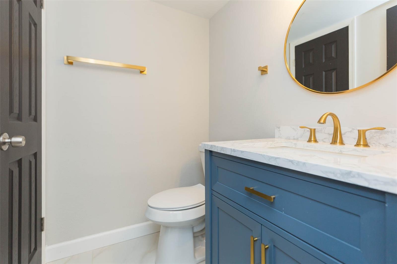 PELICAN POINT - Residential