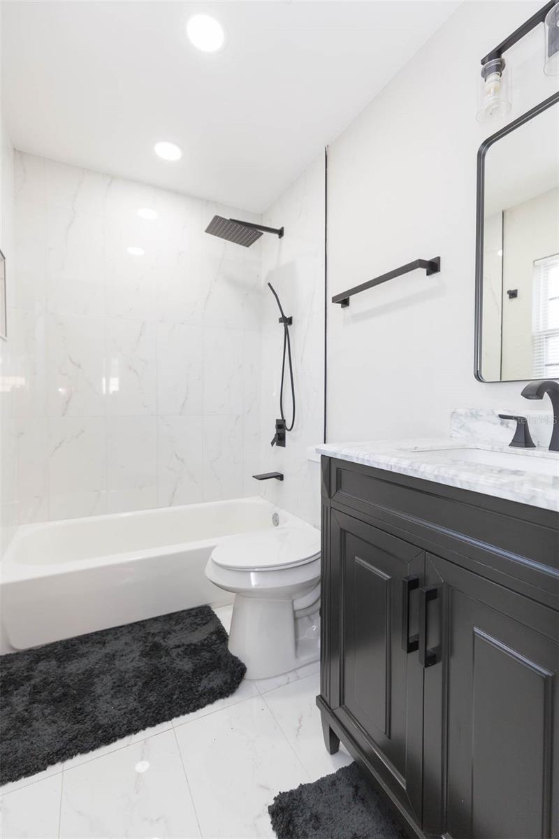 PELICAN POINT - Residential