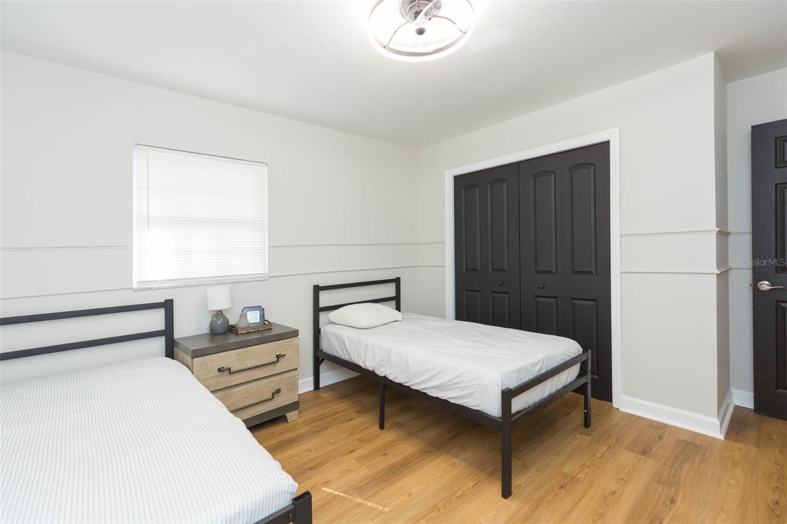 PELICAN POINT - Residential