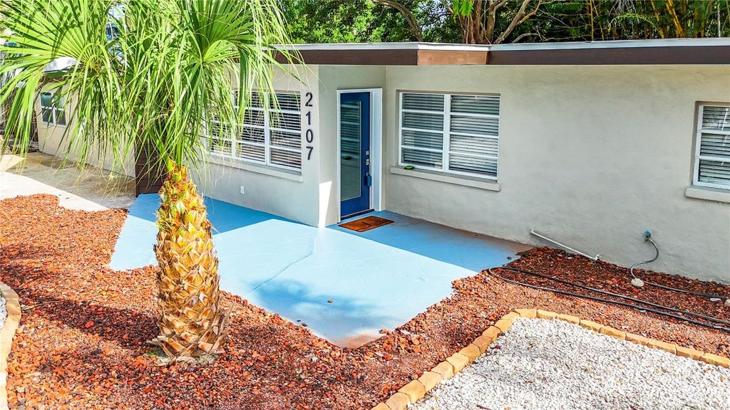 Photo of 2107 Pine Terrace, Sarasota, FL 34231 (MLS # S5147369)