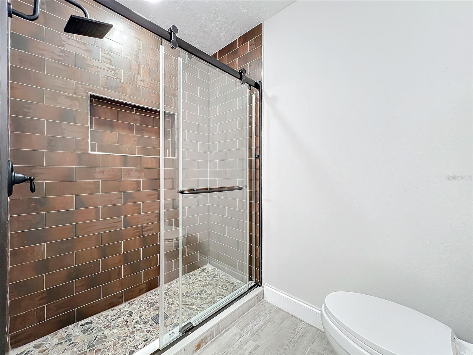 HARBOR OAKS - Residential