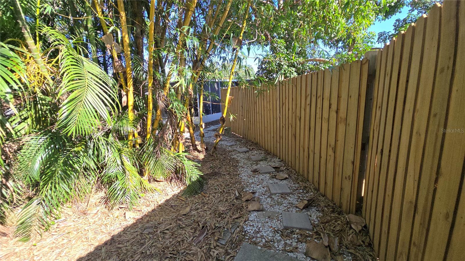 HARBOR OAKS - Residential