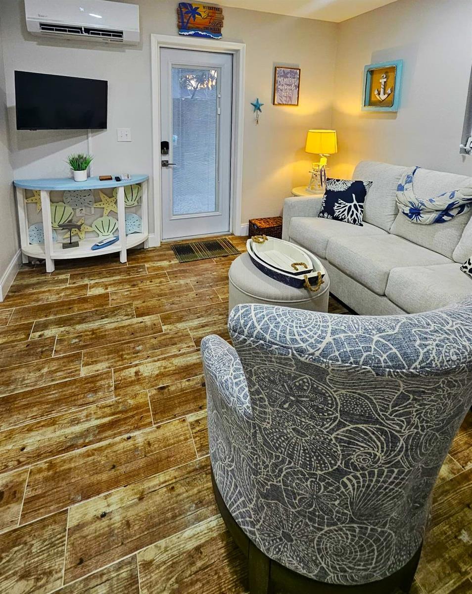 HARBOR OAKS - Residential