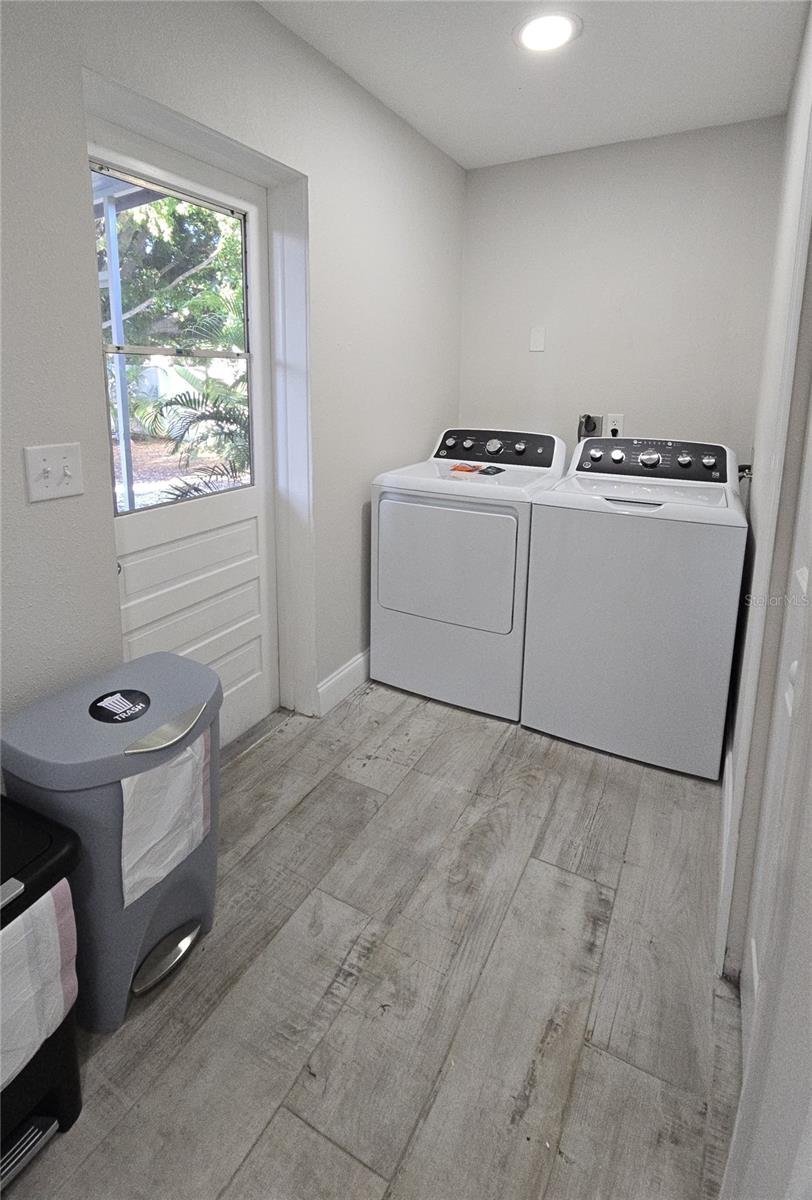 HARBOR OAKS - Residential