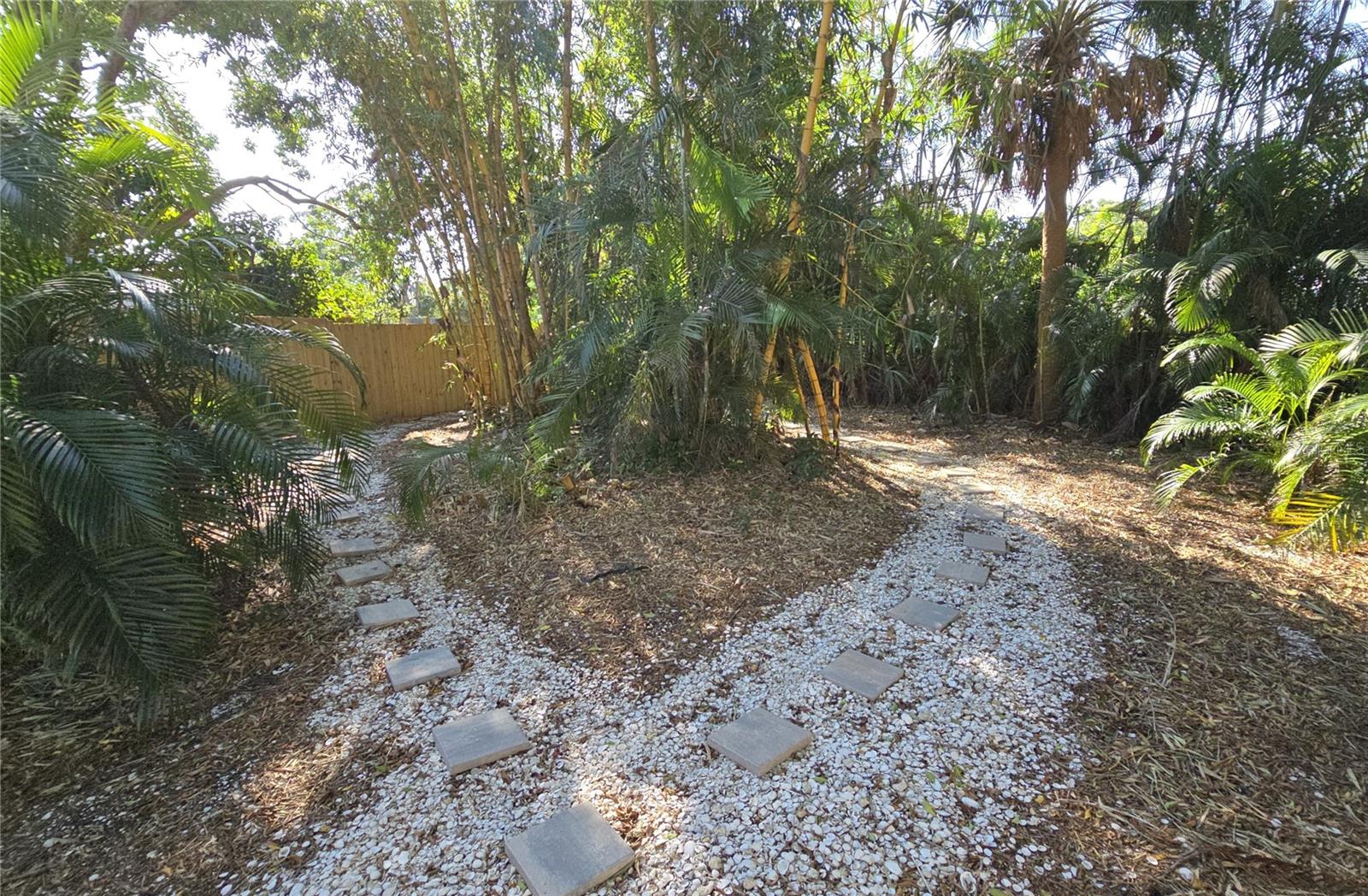 HARBOR OAKS - Residential