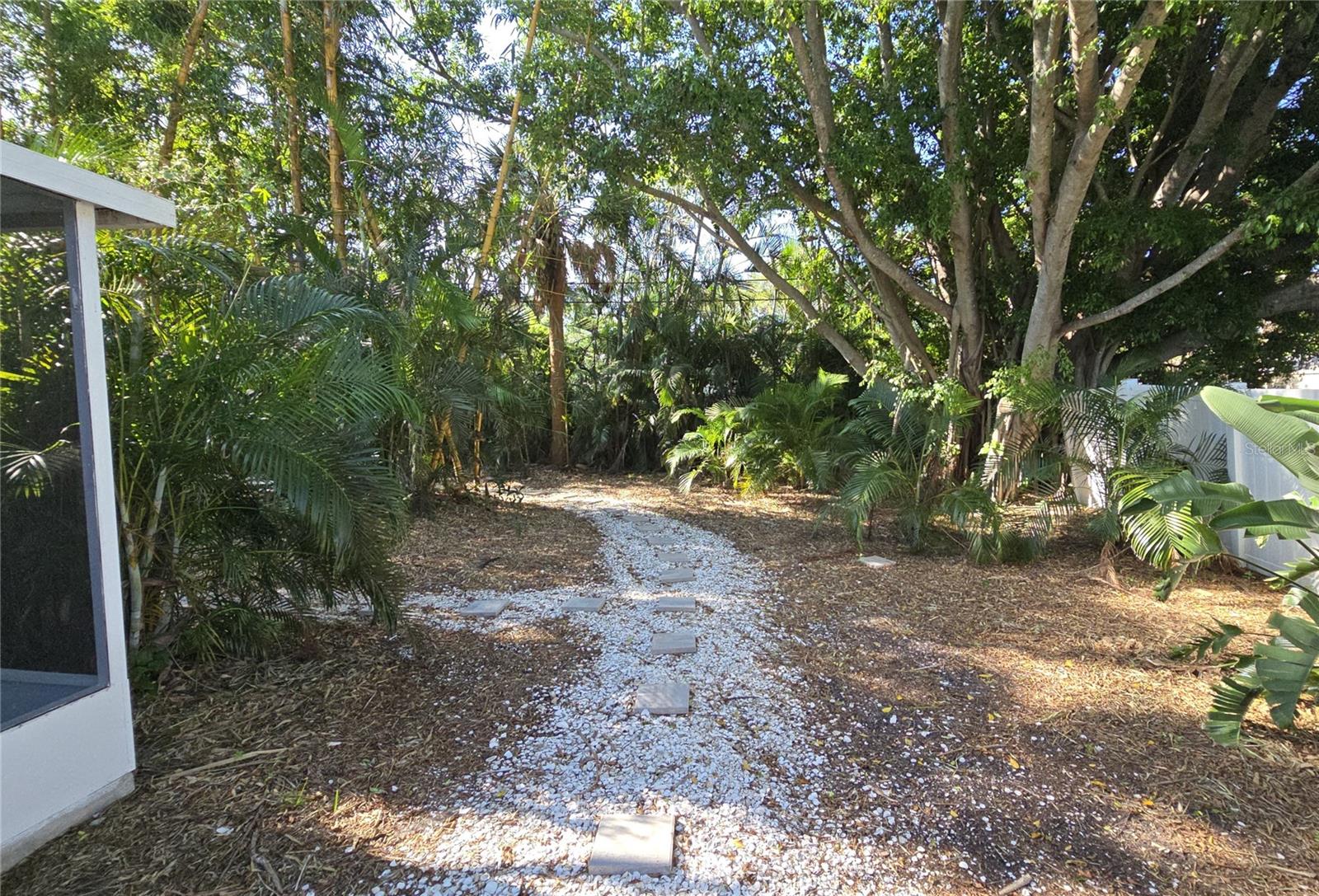 HARBOR OAKS - Residential