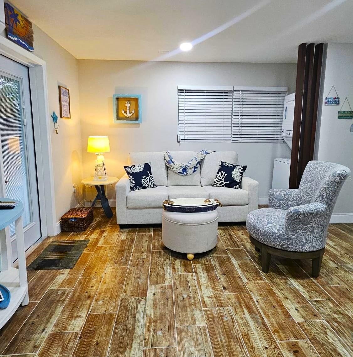 HARBOR OAKS - Residential