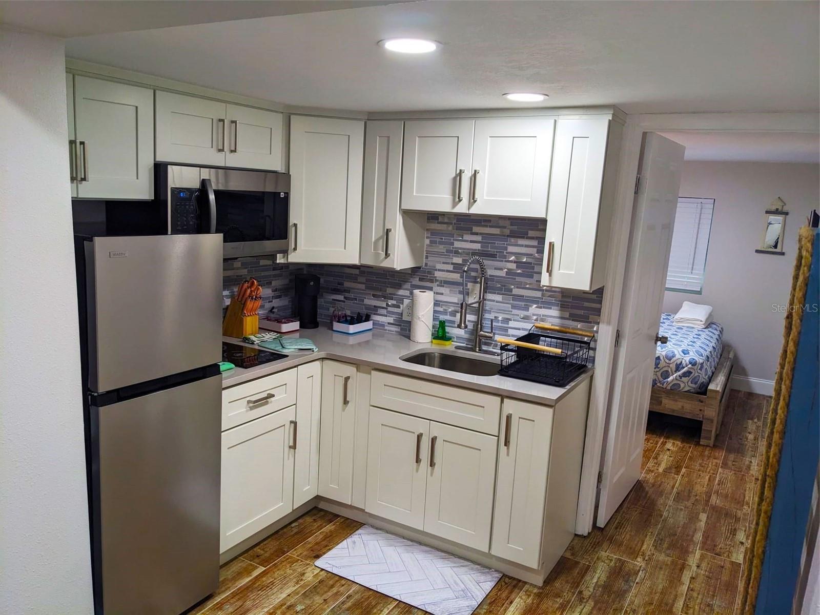 HARBOR OAKS - Residential