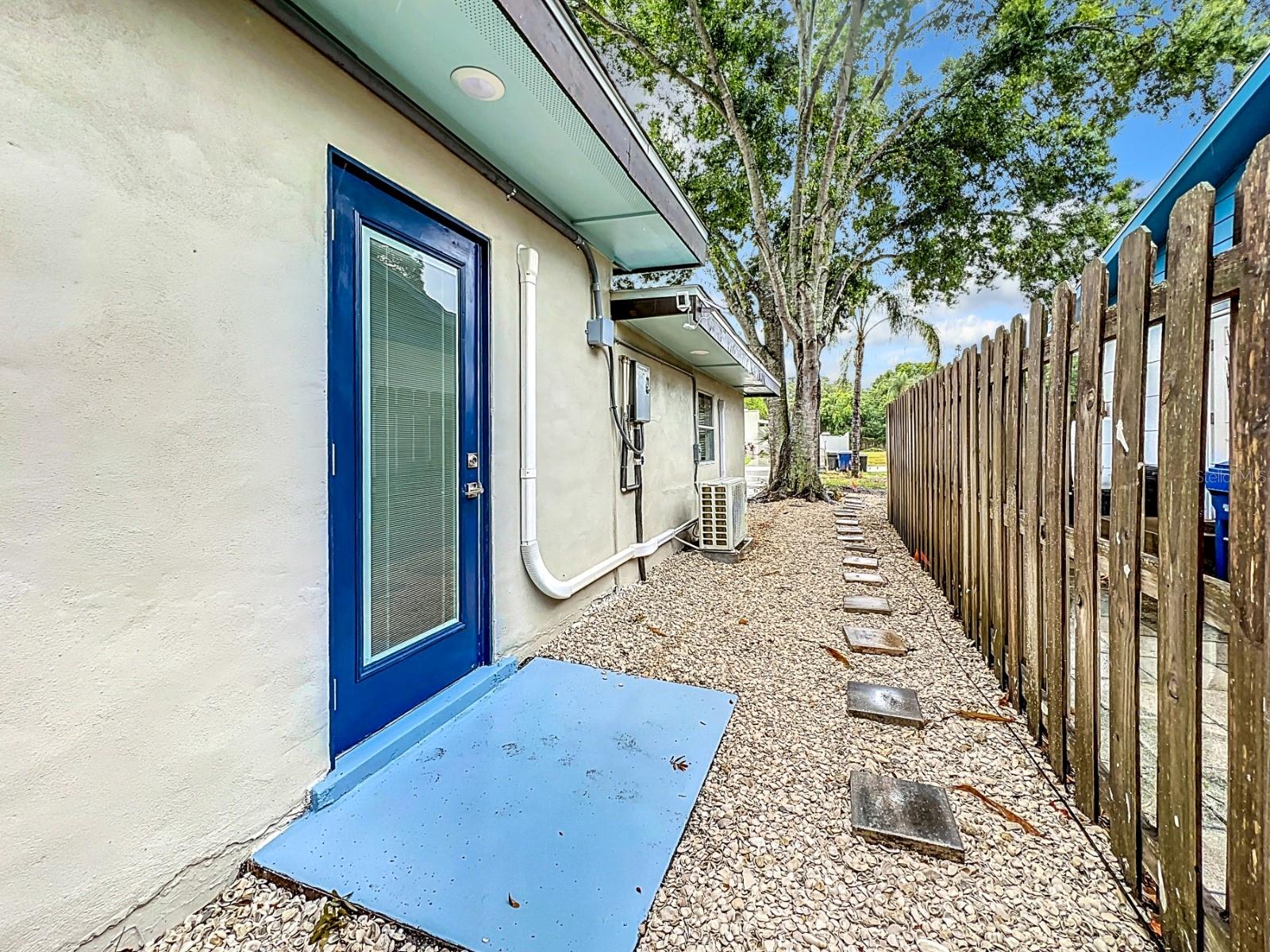 HARBOR OAKS - Residential