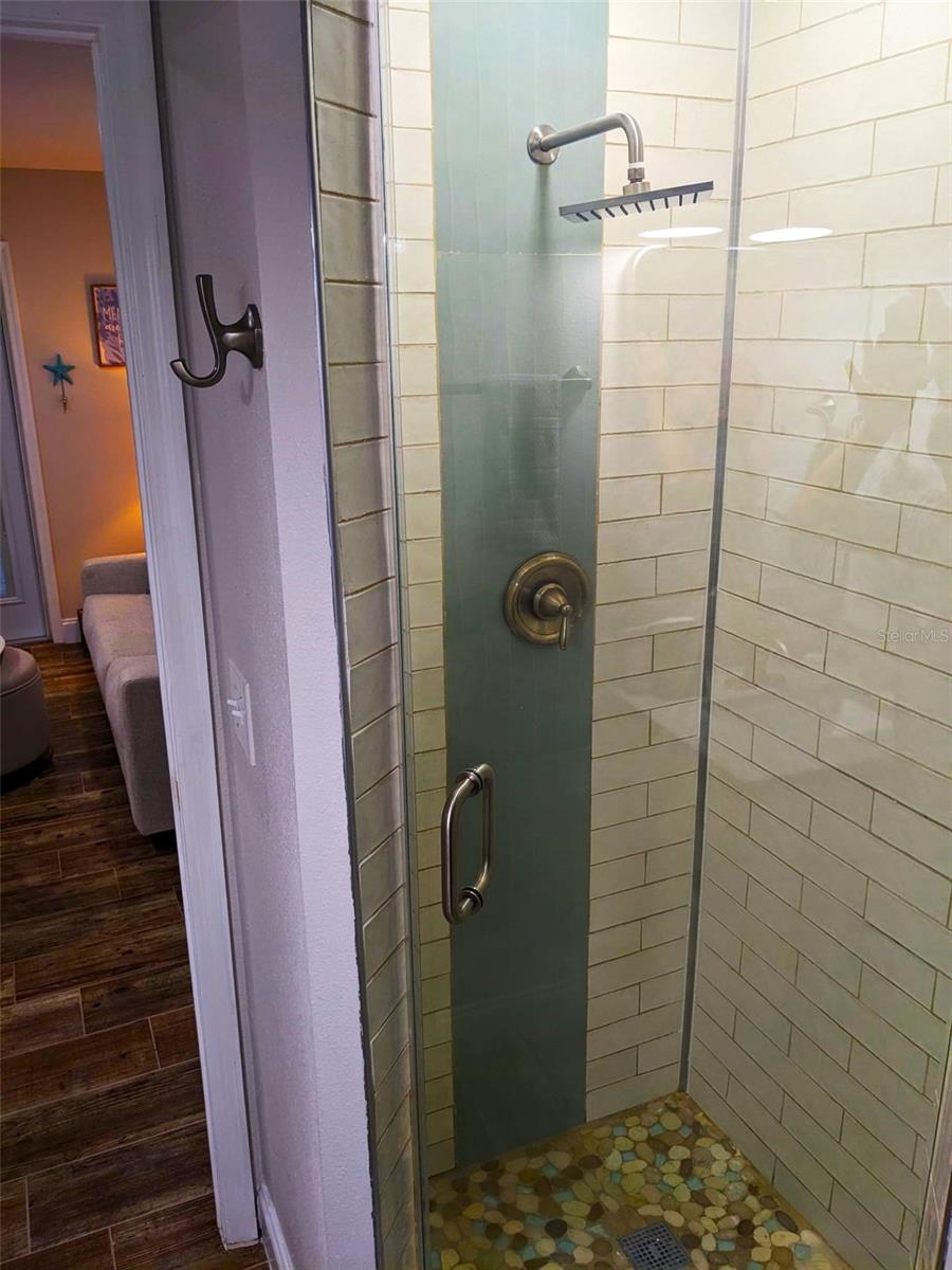 HARBOR OAKS - Residential