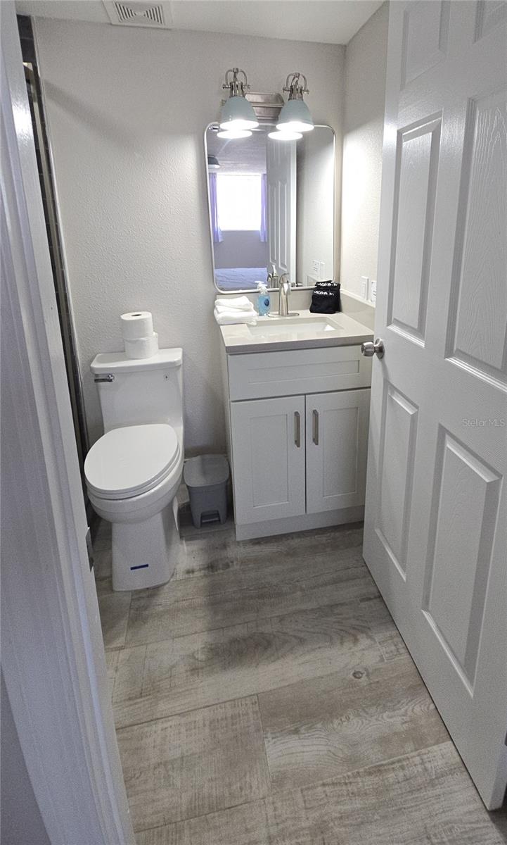 HARBOR OAKS - Residential