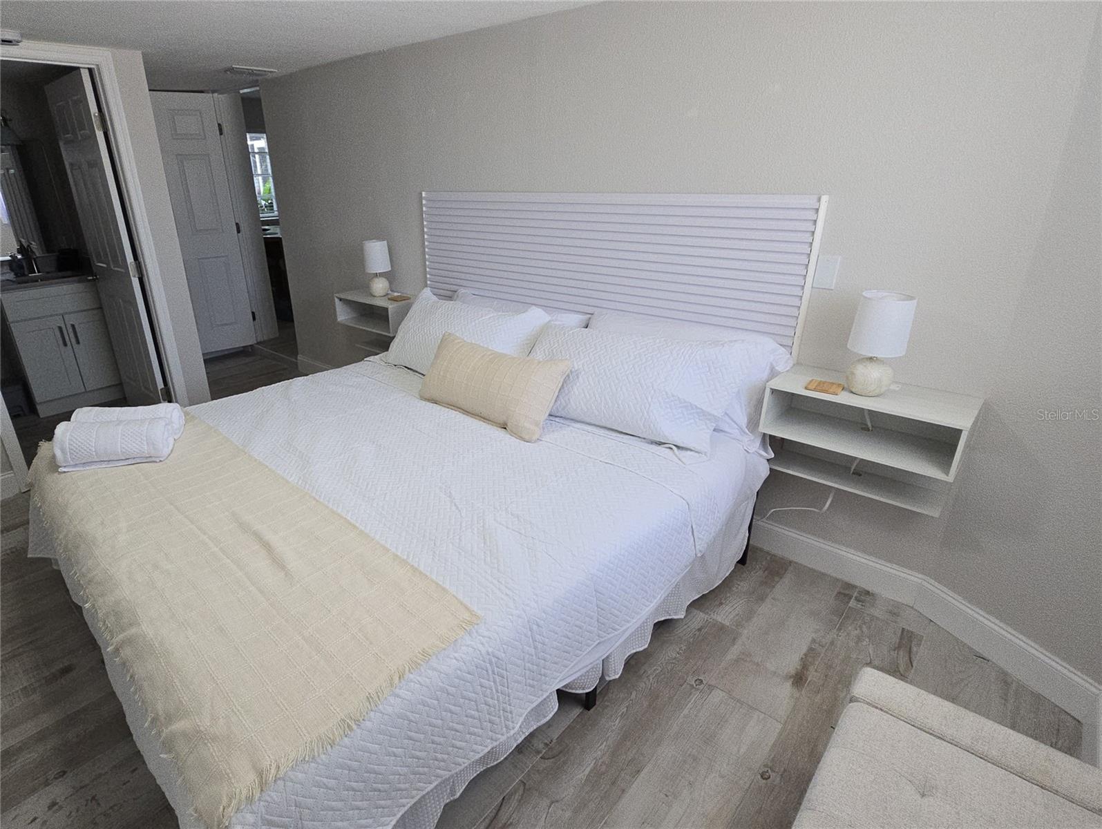 HARBOR OAKS - Residential