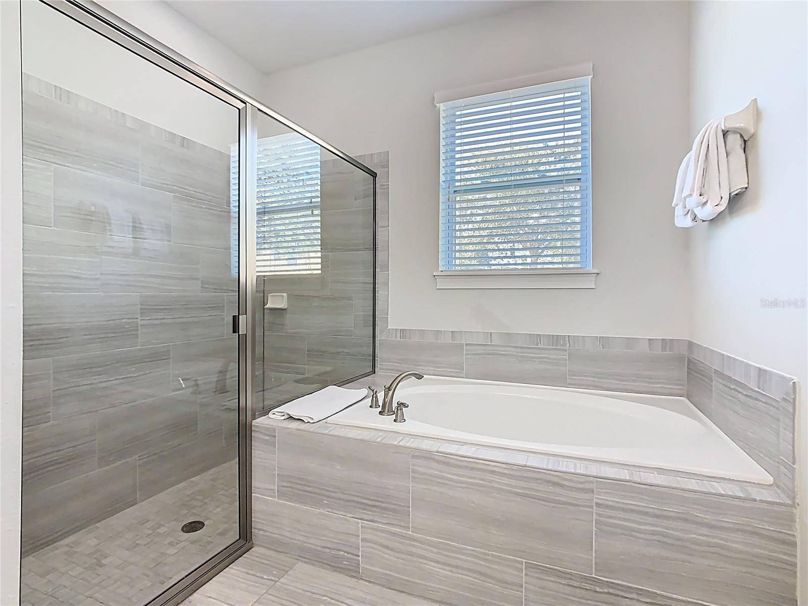 REUNION WEST PH 1 WEST & AMENT CTR RPLT - Residential