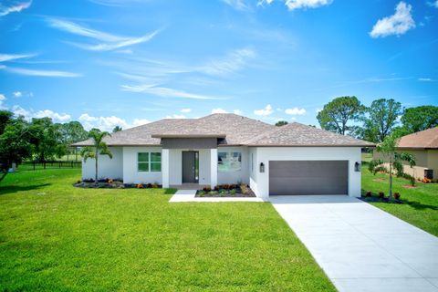 A home in SEBRING